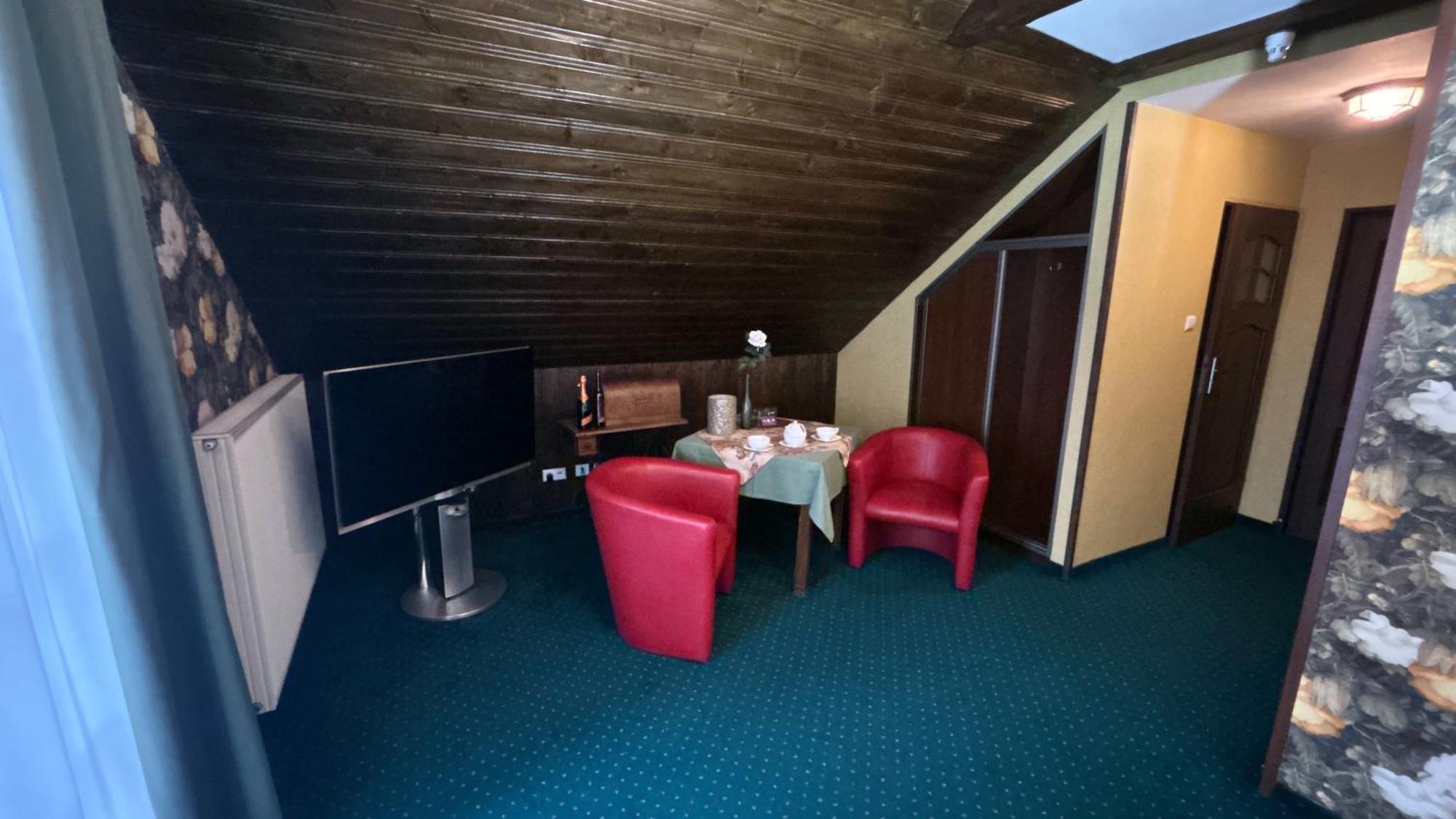 Noclegi I Restauracja Zodiak Szalsza Экстерьер фото