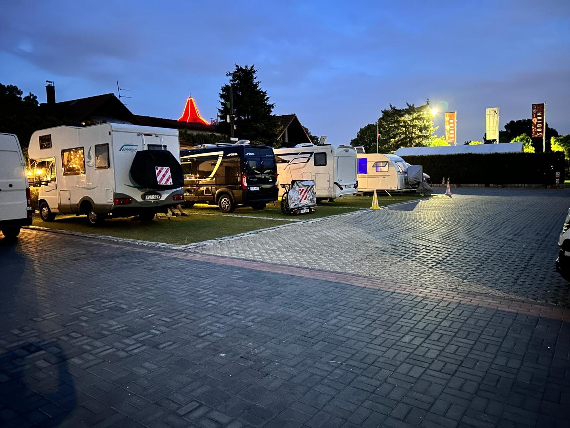 Noclegi I Restauracja Zodiak Szalsza Экстерьер фото
