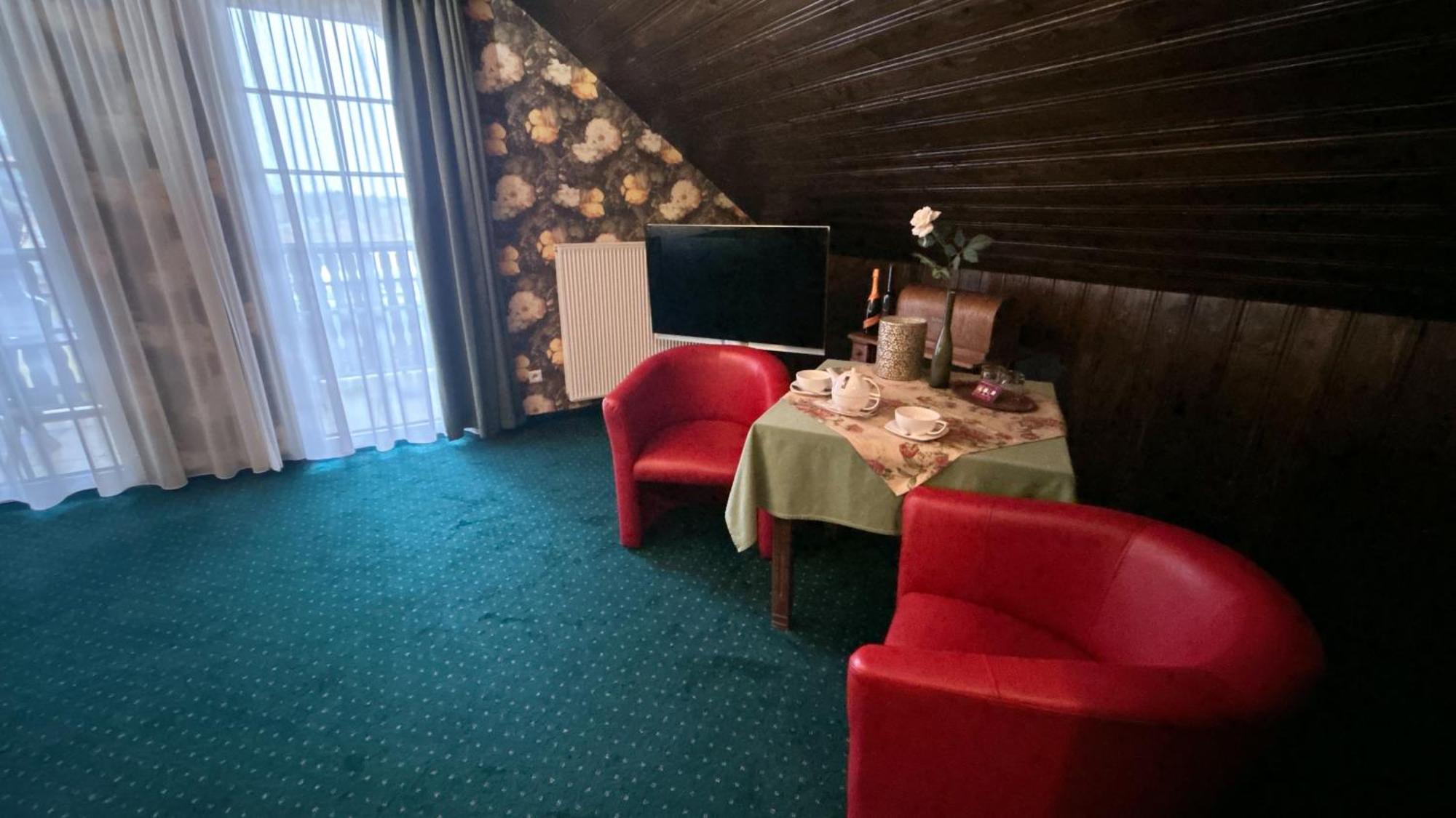 Noclegi I Restauracja Zodiak Szalsza Экстерьер фото